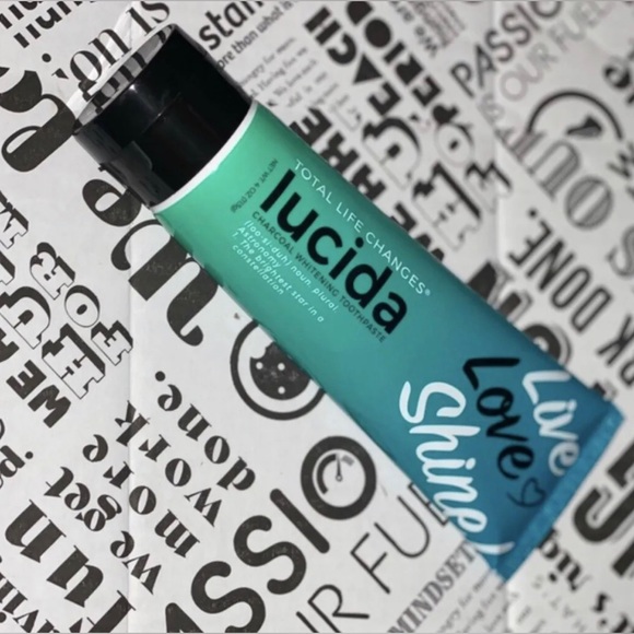 Total Life Changes (TLC) Lucida Charcoal Whitening Toothpaste 4oz + FREE SAMPLES - Picture 8 of 10